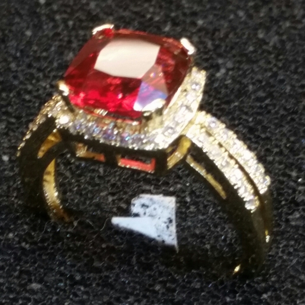 Ruby Colored Center Stone. - image 7